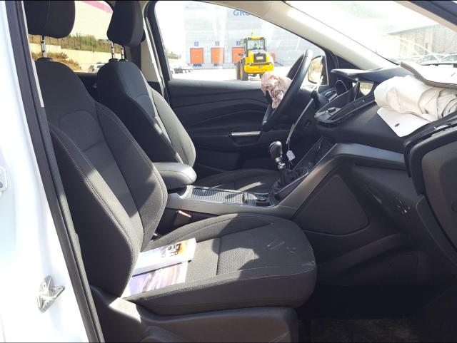 VIN: WF0AXXWPMAKK10092 Auction: COPART SPAIN Lot: 50125172 WF0AXXWPMAKK10092 Ford Kuga 2019 WHITE Photo 5