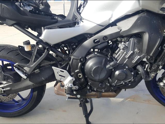 VIN: JYARN705000001384 Auction: COPART SPAIN Lot: 50125742 VIN: JYARN705000001384 YAMAHA MT 09 2021 SILVER Photo 7