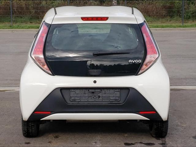 Toyota AYGO 2016 WHITE Photo 11