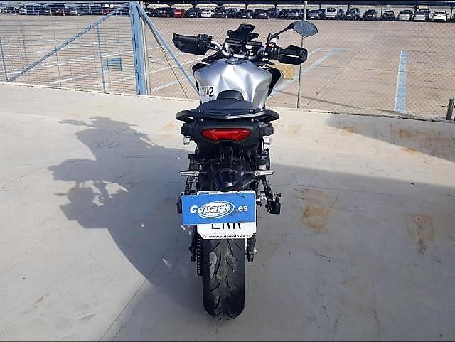 VIN: JYARN705000001384 Auction: COPART SPAIN Lot: 50125742 VIN: JYARN705000001384 YAMAHA MT 09 2021 SILVER Photo 10