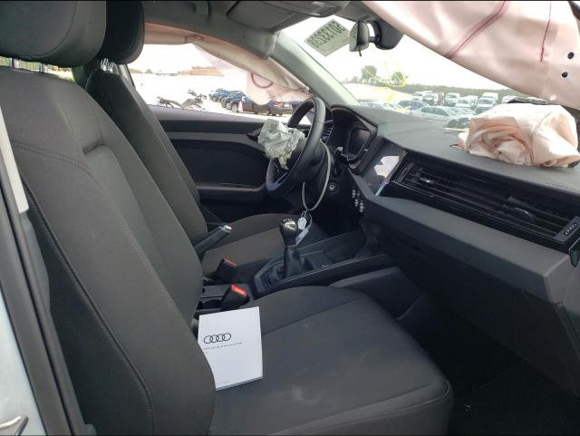 VIN: WAUZZZGB4LR045187 Auction: COPART SPAIN Lot: 50133238 VIN: WAUZZZGB4LR045187 Audi A1 2020 WHITE Photo 5