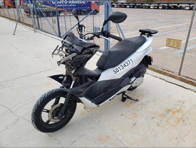 VIN: ZDCJF57A0FF003685 Auction: COPART SPAIN Lot: 50134371 VIN: ZDCJF57A0FF003685 Honda PCX 2014 WHITE Photo 2