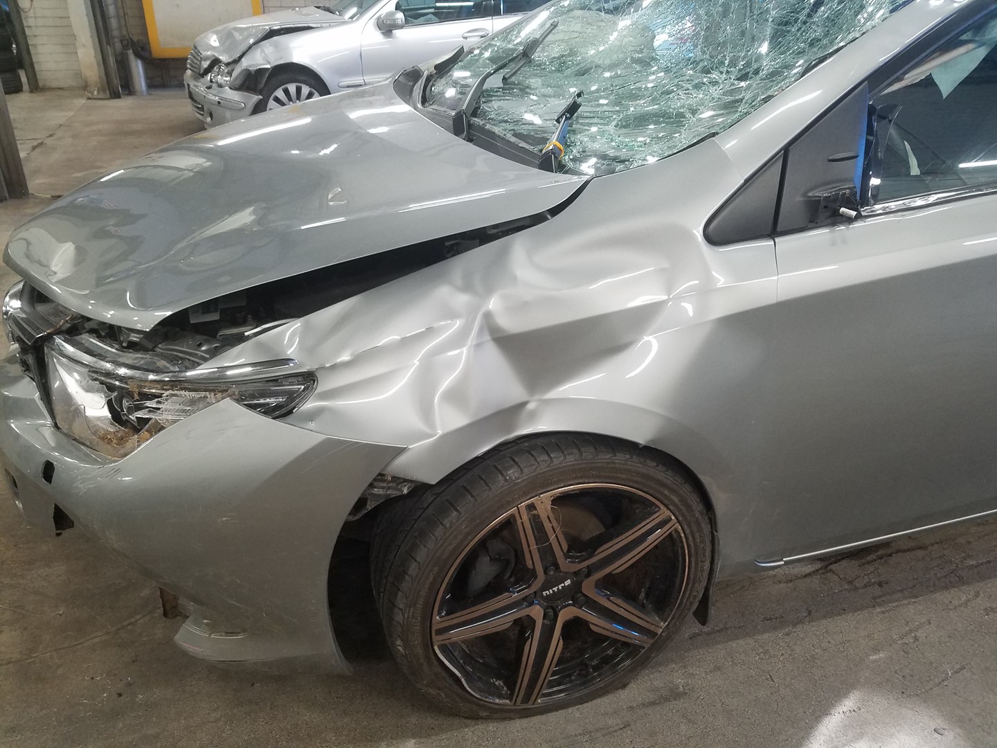 VIN: SB1ZB3JE30E005570 Auction: COPART FINLAND Lot: 50123921 Location: Keskiviikon huutokauppa SB1ZB3JE30E005570 TOYOTA Auris 2015 GRAY Photo 17