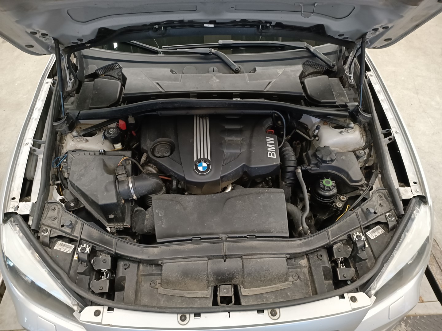 VIN: WBAVP51050VK20165 Auction: COPART FINLAND Lot: 50154821 Location: Tiistain huutokauppa VIN: WBAVP51050VK20165 BMW X1 2009 SILVER Photo 7