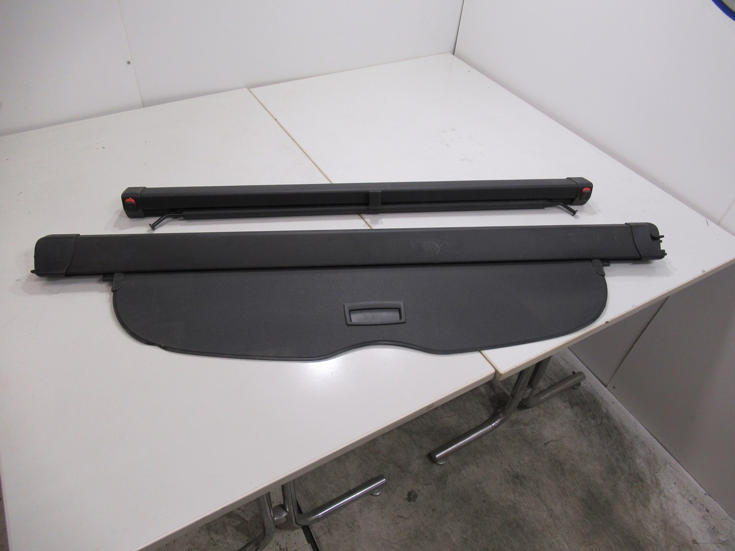 app.lotImage.altText