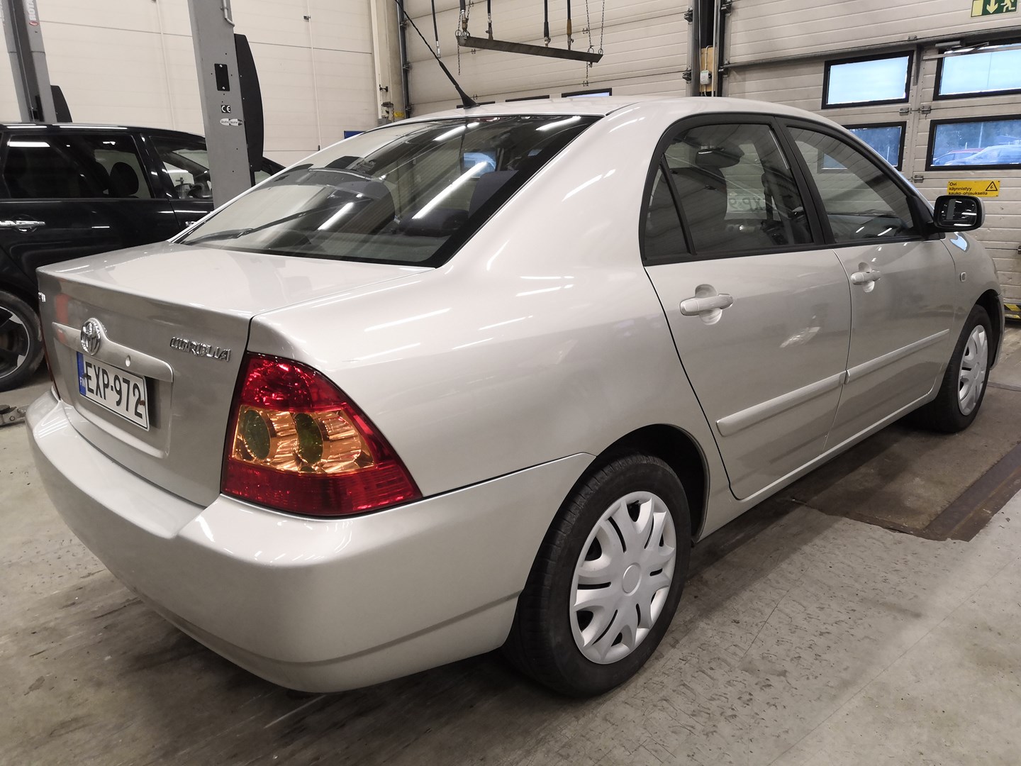 VIN: NMTBZ20EX0R121684 Auction: COPART FINLAND Lot: 50123966 Location: Tiistain huutokauppa NMTBZ20EX0R121684 TOYOTA Corolla 2005 SILVER Photo 4