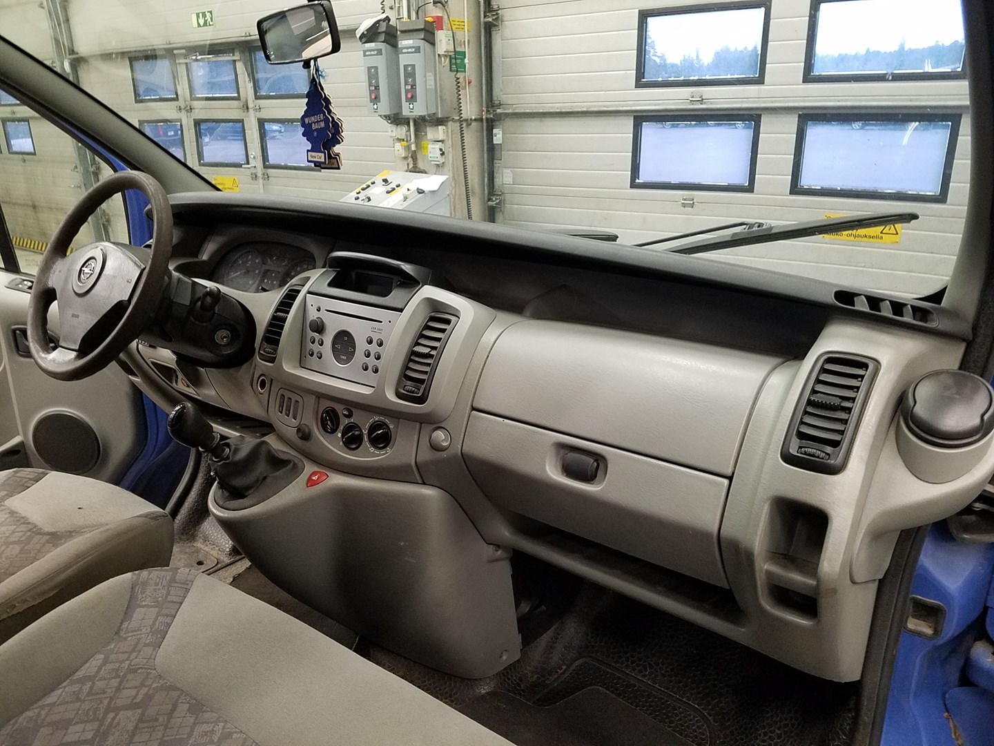 VIN: W0LF7BCB63V622182 Auction: COPART FINLAND Lot: 50123244 Location: Tiistain huutokauppa W0LF7BCB63V622182 Opel VIVARO 2003 BLUE Photo 9