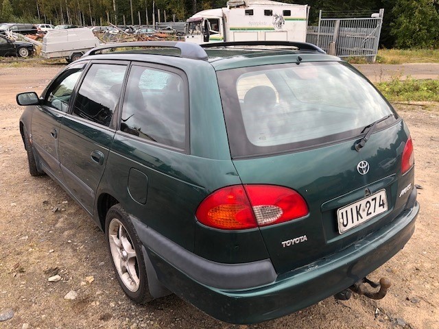 VIN: SB172SBN00E036102 Auction: COPART FINLAND Lot: 50123910 Location: Tiistain huutokauppa SB172SBN00E036102 TOYOTA Avensis 1999 GREEN Photo 3