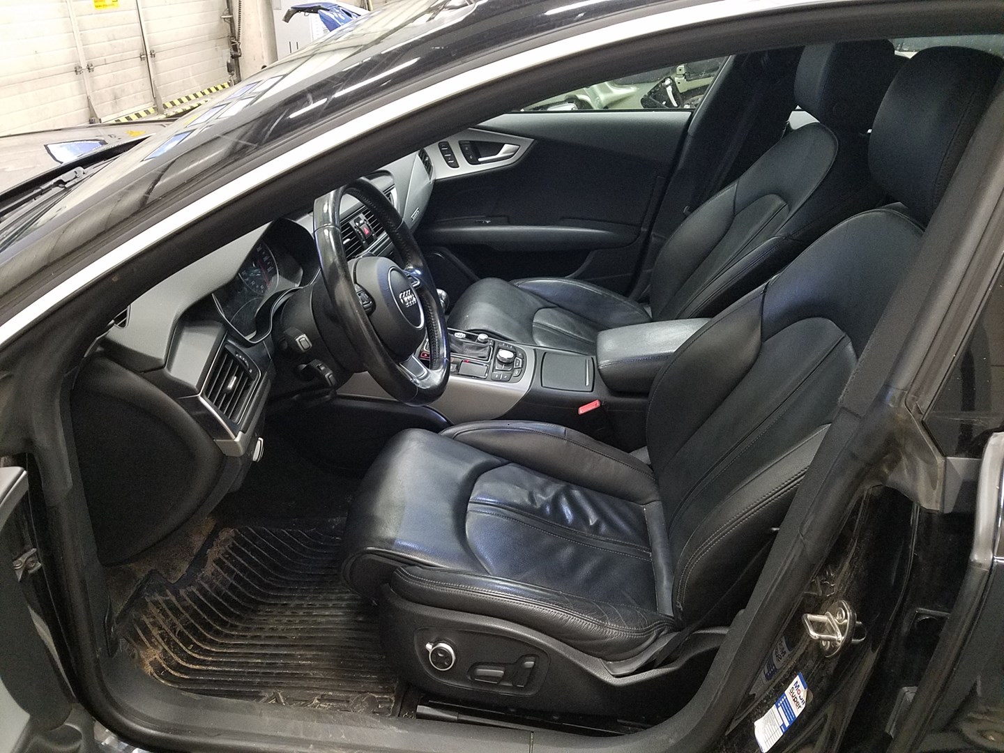 VIN: WAUZZZ4GXBN020560 Auction: COPART FINLAND Lot: 50123001 Location: Tiistain huutokauppa WAUZZZ4GXBN020560 AUDI A7 2011 BLACK Photo 11
