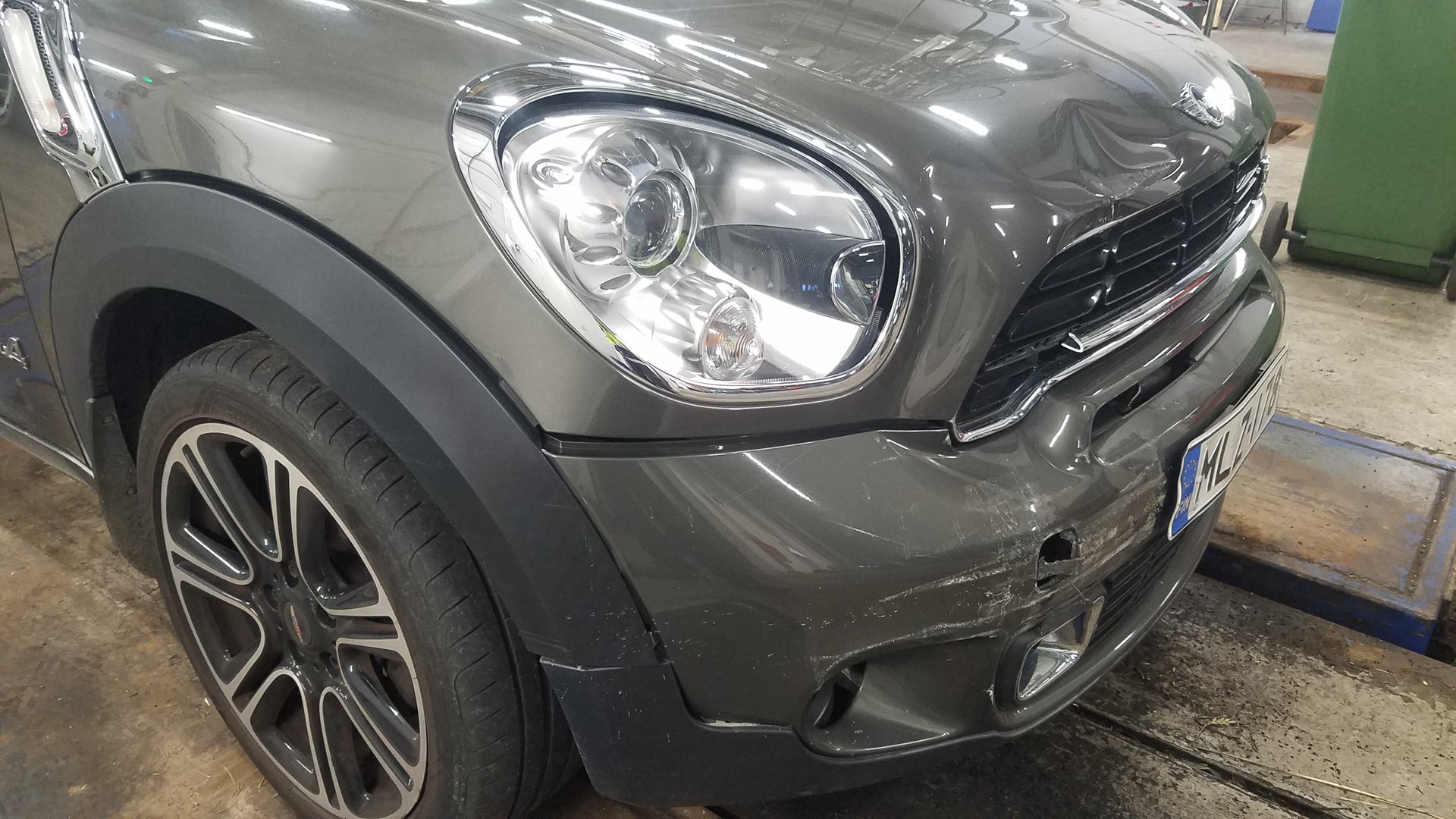 VIN: WMWZD71010WM49393 Auction: COPART FINLAND Lot: 50124323 Location: Tiistain huutokauppa WMWZD71010WM49393 MINI Cooper 2013 GRAY Photo 15