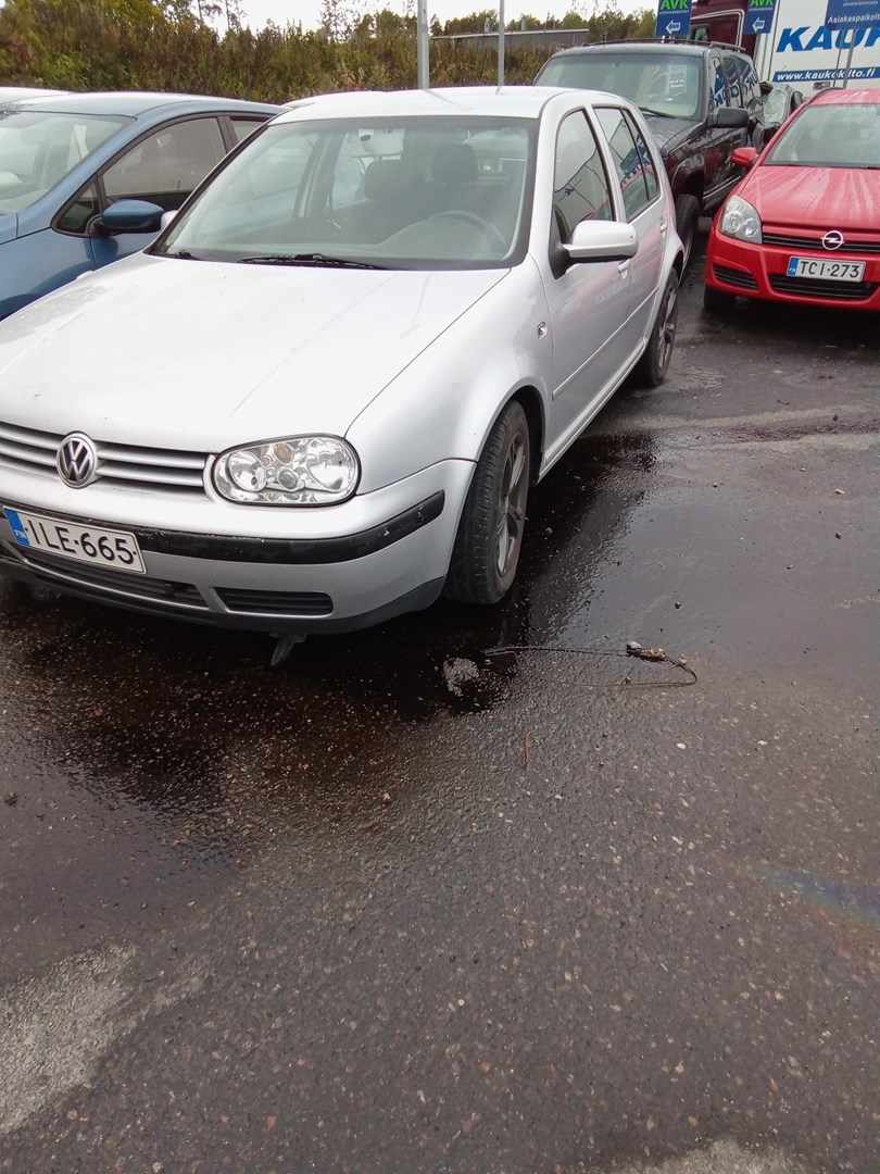 VIN: WVWZZZ1JZ2B002005 Auction: COPART FINLAND Lot: 50124246 Location: Keskiviikon huutokauppa WVWZZZ1JZ2B002005 VOLKSWAGEN Golf 2001 SILVER Photo 2