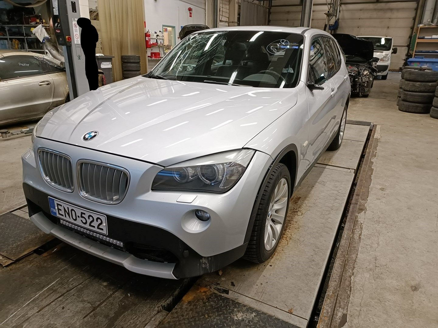 VIN: WBAVP51050VK20165 Auction: COPART FINLAND Lot: 50154821 Location: Tiistain huutokauppa VIN: WBAVP51050VK20165 BMW X1 2009 SILVER Photo 2