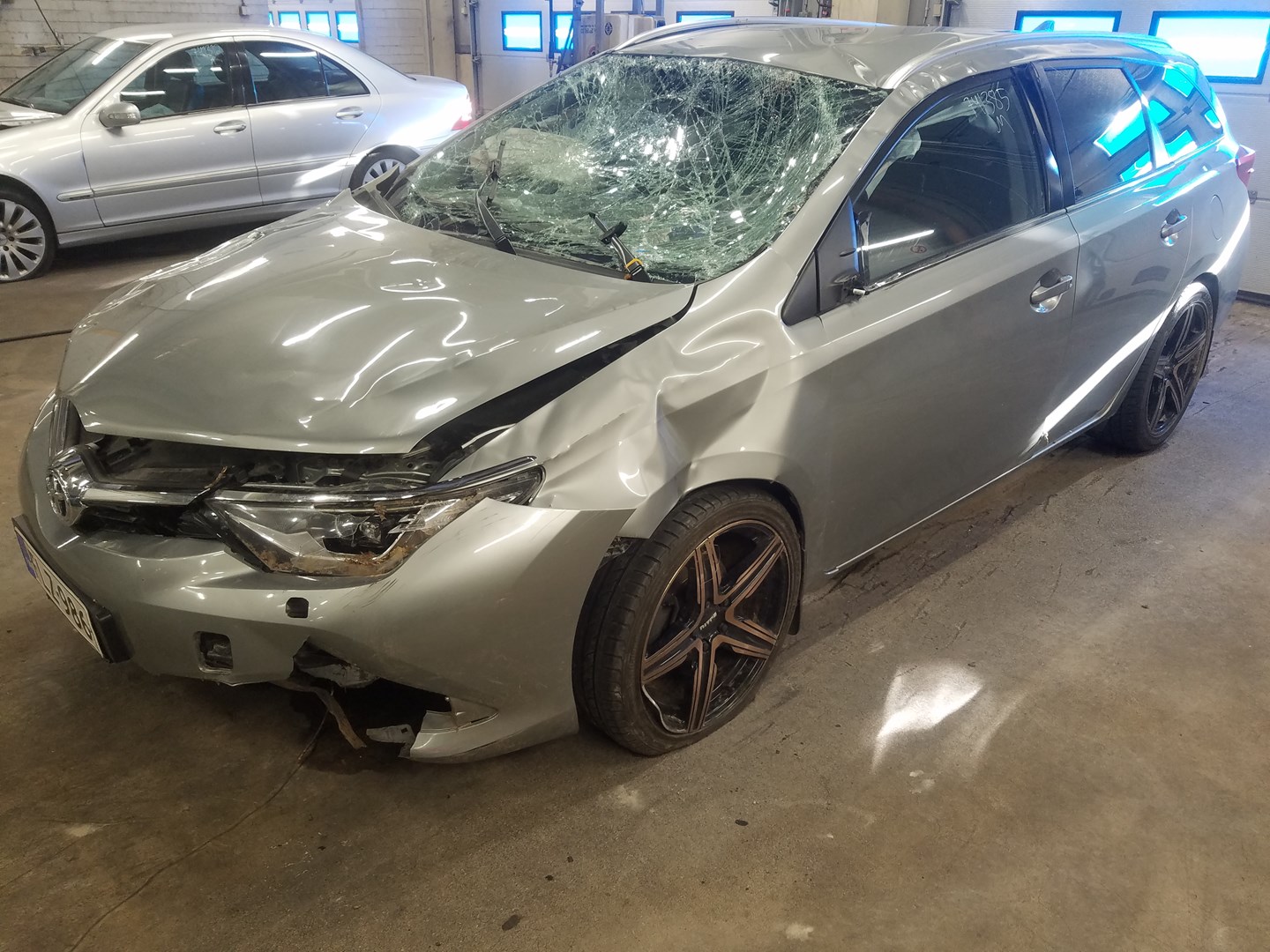 VIN: SB1ZB3JE30E005570 Auction: COPART FINLAND Lot: 50123921 Location: Keskiviikon huutokauppa SB1ZB3JE30E005570 TOYOTA Auris 2015 GRAY Photo 2
