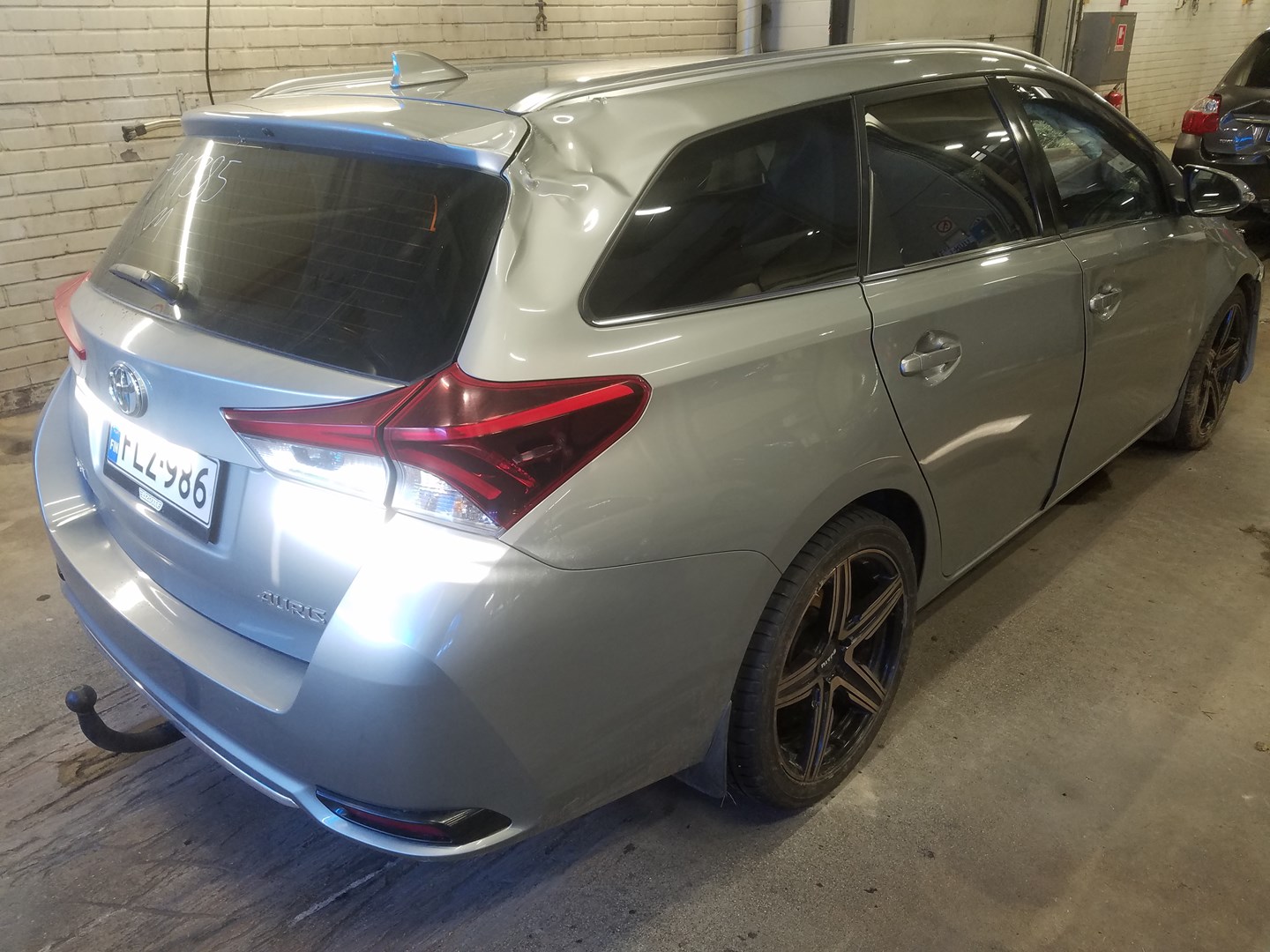 VIN: SB1ZB3JE30E005570 Auction: COPART FINLAND Lot: 50123921 Location: Keskiviikon huutokauppa SB1ZB3JE30E005570 TOYOTA Auris 2015 GRAY Photo 4