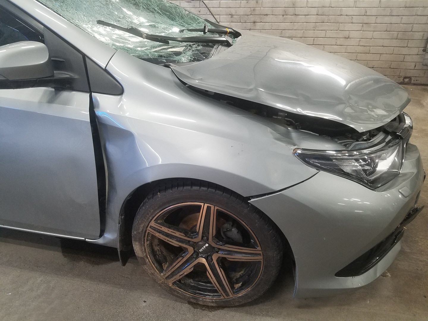 VIN: SB1ZB3JE30E005570 Auction: COPART FINLAND Lot: 50123921 Location: Keskiviikon huutokauppa SB1ZB3JE30E005570 TOYOTA Auris 2015 GRAY Photo 14