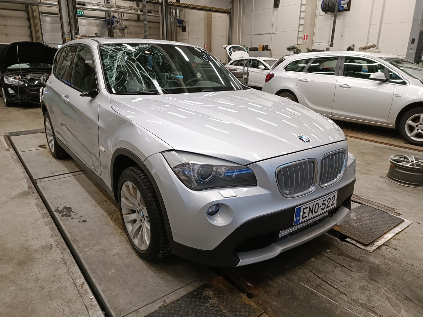 VIN: WBAVP51050VK20165 Auction: COPART FINLAND Lot: 50154821 Location: Tiistain huutokauppa VIN: WBAVP51050VK20165 BMW X1 2009 SILVER Photo 1