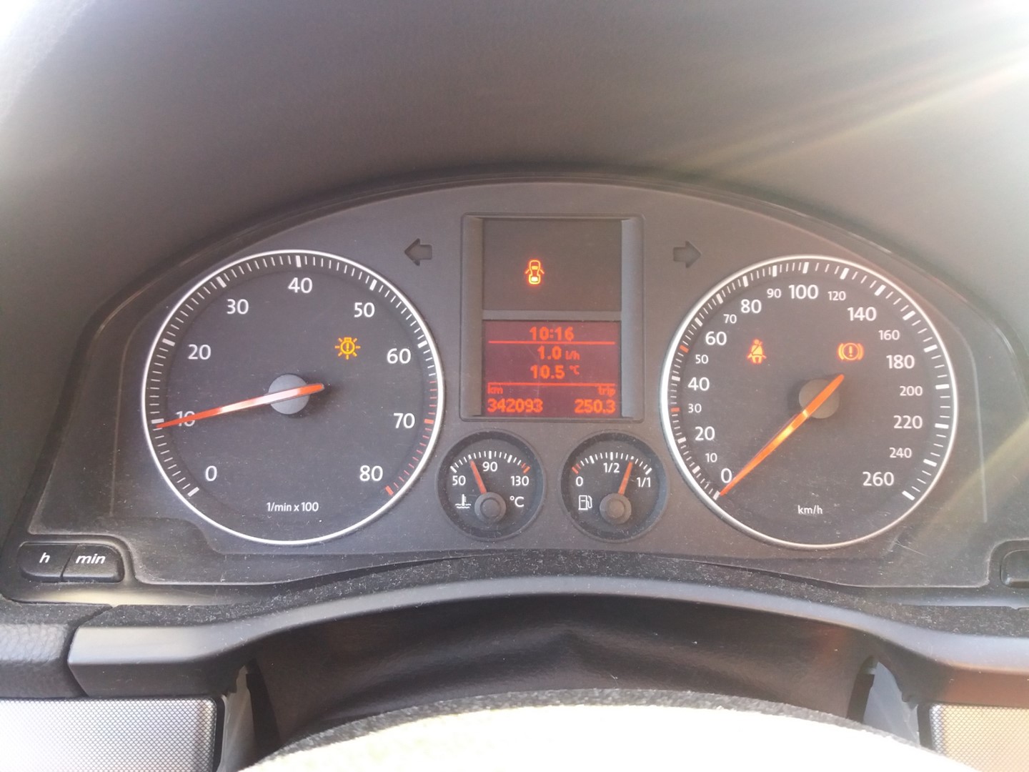 VIN: WVWZZZ1KZ6W042544 Auction: COPART FINLAND Lot: 50123812 Location: Tiistain huutokauppa WVWZZZ1KZ6W042544 VOLKSWAGEN Golf 2005 GRAY Photo 8