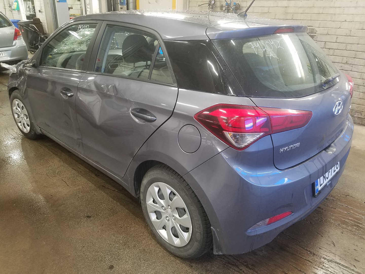 VIN: NLHB251BAGZ138135 Auction: COPART FINLAND Lot: 50123827 Location: Tiistain huutokauppa NLHB251BAGZ138135 HYUNDAI i20 2016 GRAY Photo 3