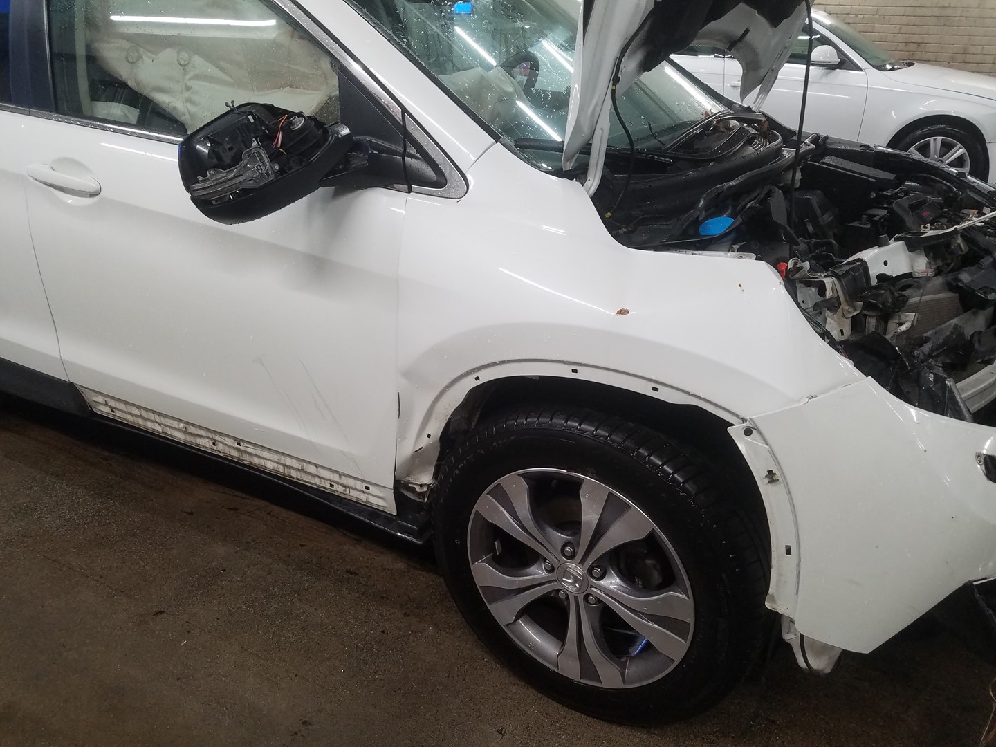 VIN: SHSRE5880EU013563 Auction: COPART FINLAND Lot: 50124642 Location: Tiistain huutokauppa SHSRE5880EU013563 HONDA CR-V 2015 WHITE Photo 16