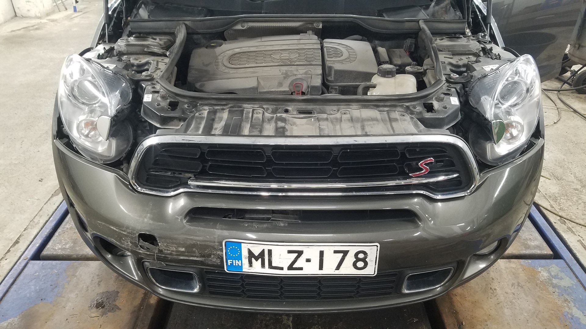 VIN: WMWZD71010WM49393 Auction: COPART FINLAND Lot: 50124323 Location: Tiistain huutokauppa WMWZD71010WM49393 MINI Cooper 2013 GRAY Photo 7
