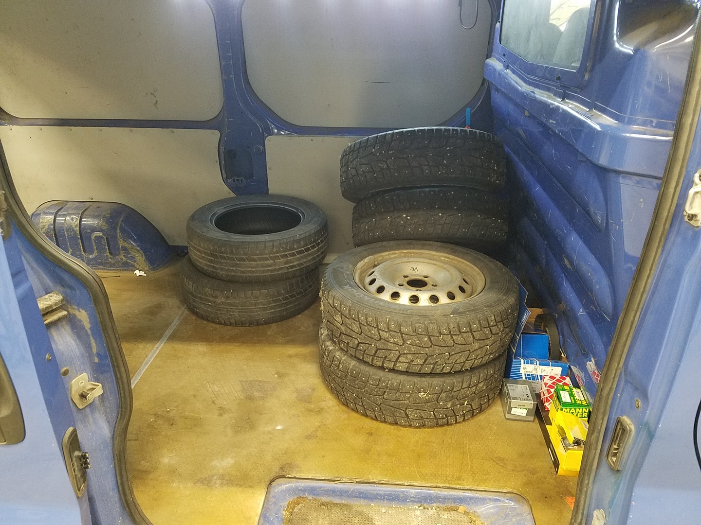 VIN: W0LF7BCB63V622182 Auction: COPART FINLAND Lot: 50123244 Location: Tiistain huutokauppa W0LF7BCB63V622182 Opel VIVARO 2003 BLUE Photo 6