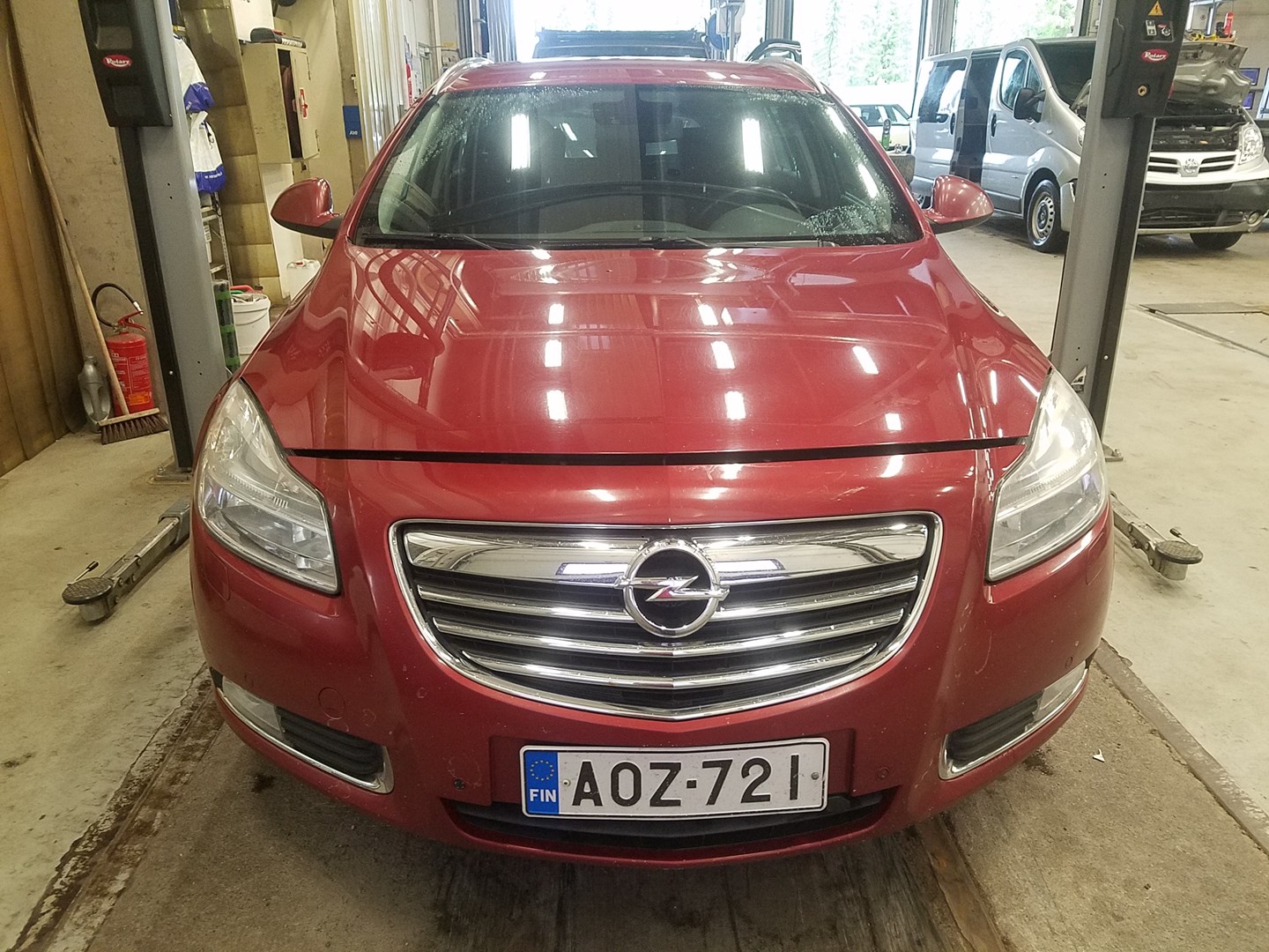 VIN: W0LGM87K491056697 Auction: COPART FINLAND Lot: 50123455 Location: Keskiviikon huutokauppa W0LGM87K491056697 Opel Insignia 2010 RED Photo 13