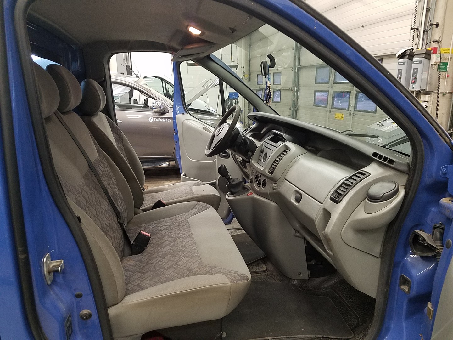 VIN: W0LF7BCB63V622182 Auction: COPART FINLAND Lot: 50123244 Location: Tiistain huutokauppa W0LF7BCB63V622182 Opel VIVARO 2003 BLUE Photo 5