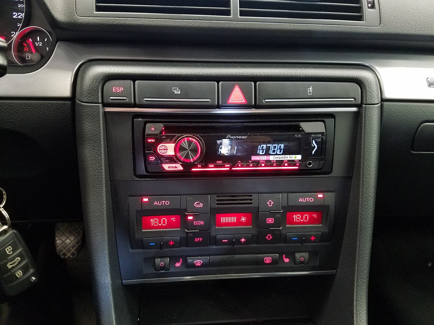 VIN: WAUZZZ8E77A029241 Auction: COPART FINLAND Lot: 50120194 Location: Tiistain huutokauppa WAUZZZ8E77A029241 AUDI A4 2006 GRAY Photo 12