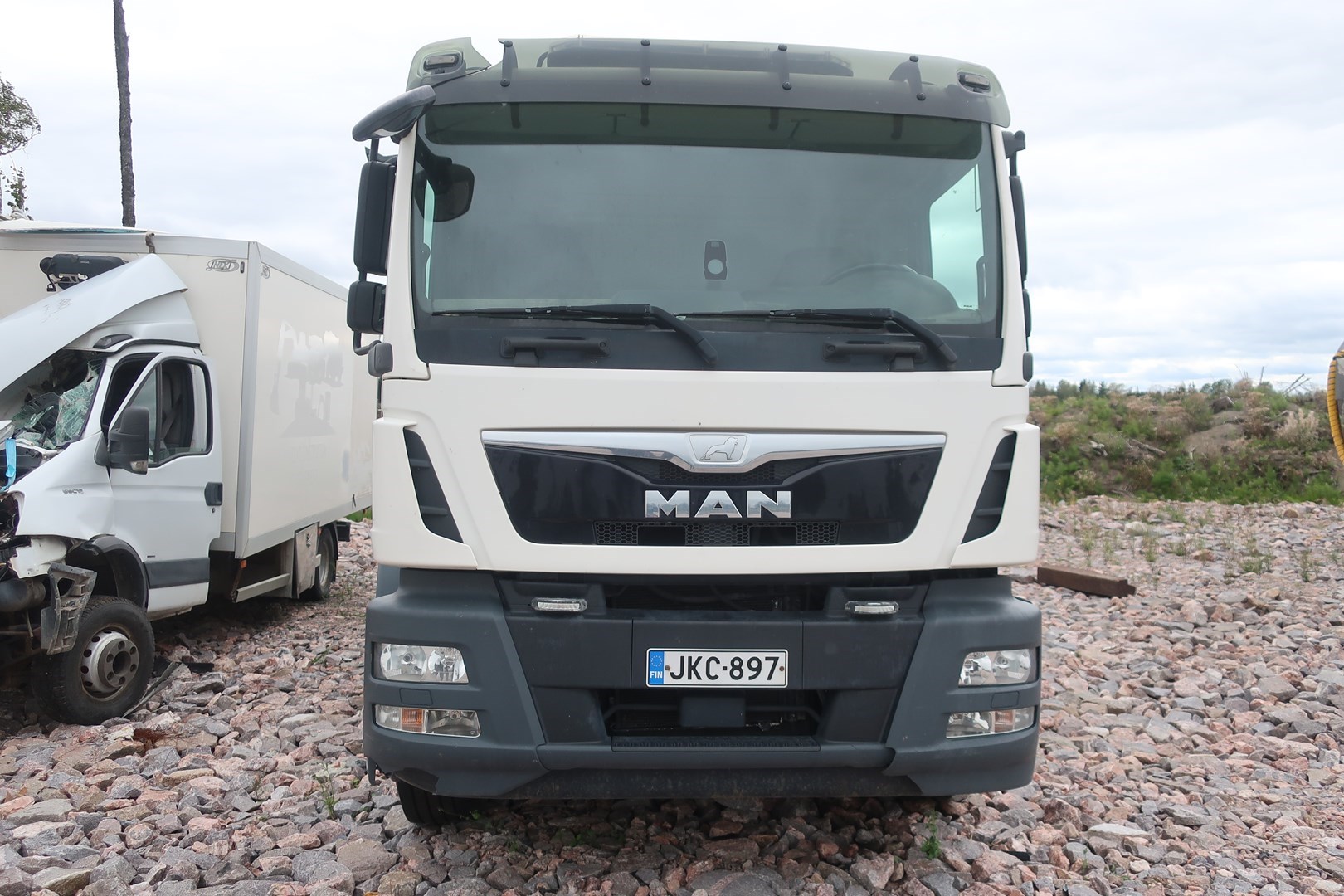 VIN: WMAN46ZZ2HY353080 Auction: COPART FINLAND Lot: 50129414 Location: Keskiviikon huutokauppa WMAN46ZZ2HY353080 MAN TGM26.340 6X2-4B 2017 WHITE Photo 6