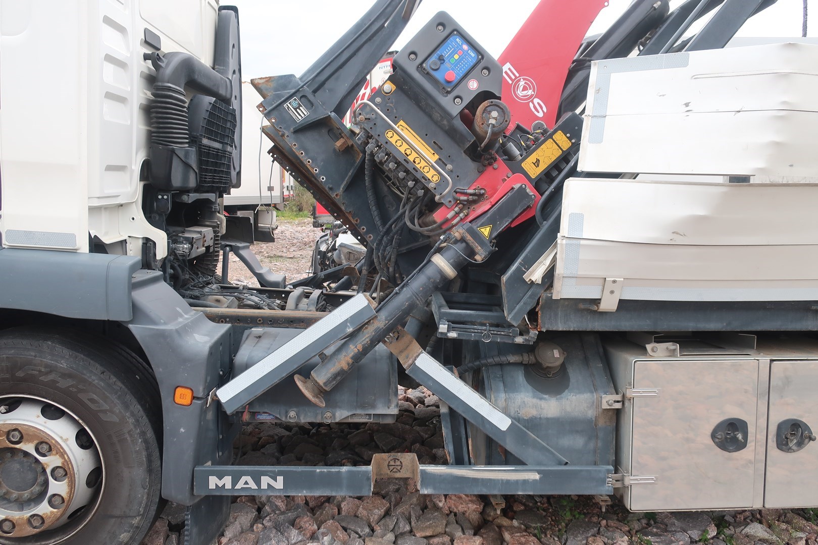 VIN: WMAN46ZZ2HY353080 Auction: COPART FINLAND Lot: 50129414 Location: Keskiviikon huutokauppa WMAN46ZZ2HY353080 MAN TGM26.340 6X2-4B 2017 WHITE Photo 15