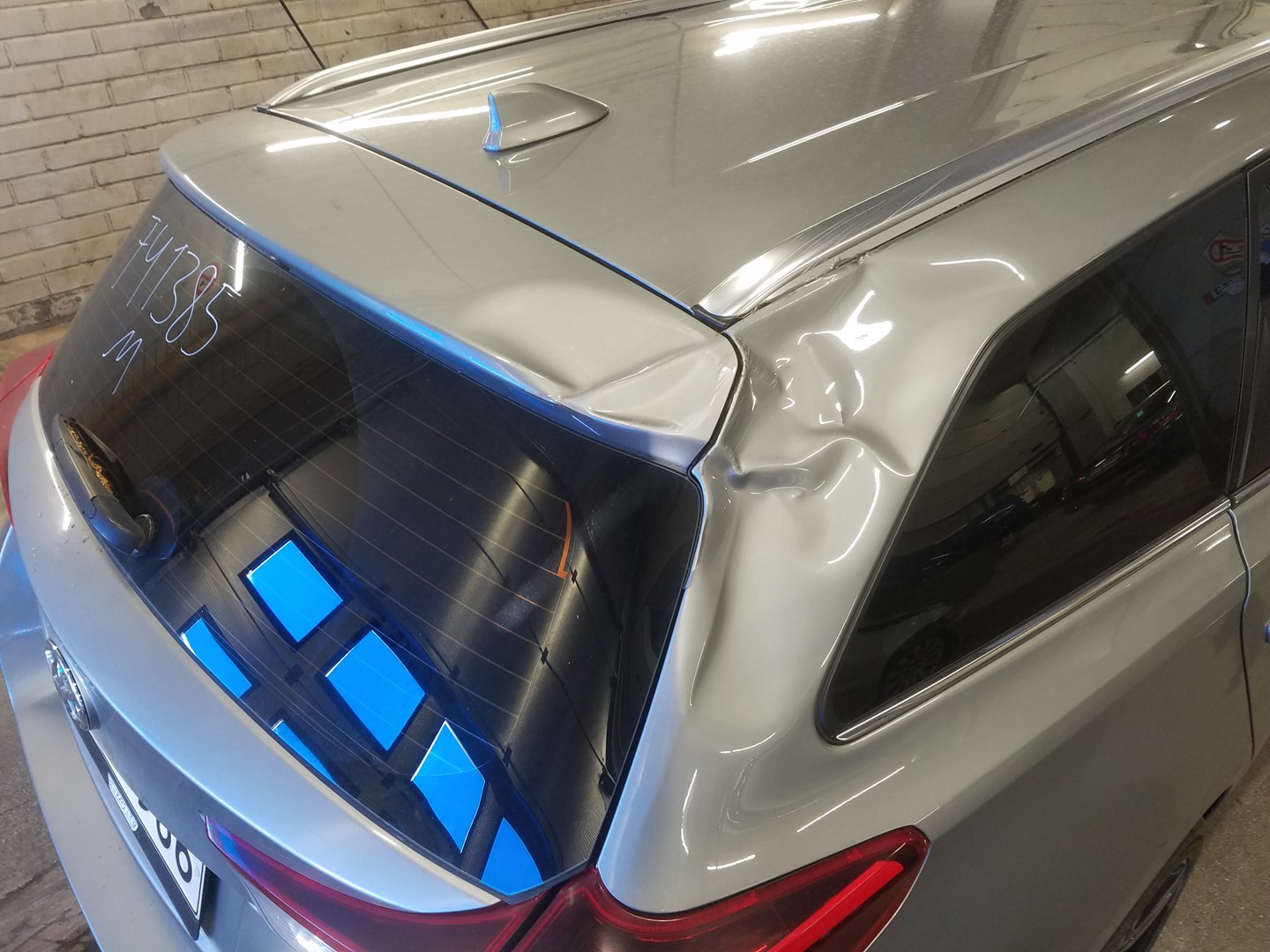 VIN: SB1ZB3JE30E005570 Auction: COPART FINLAND Lot: 50123921 Location: Keskiviikon huutokauppa SB1ZB3JE30E005570 TOYOTA Auris 2015 GRAY Photo 12