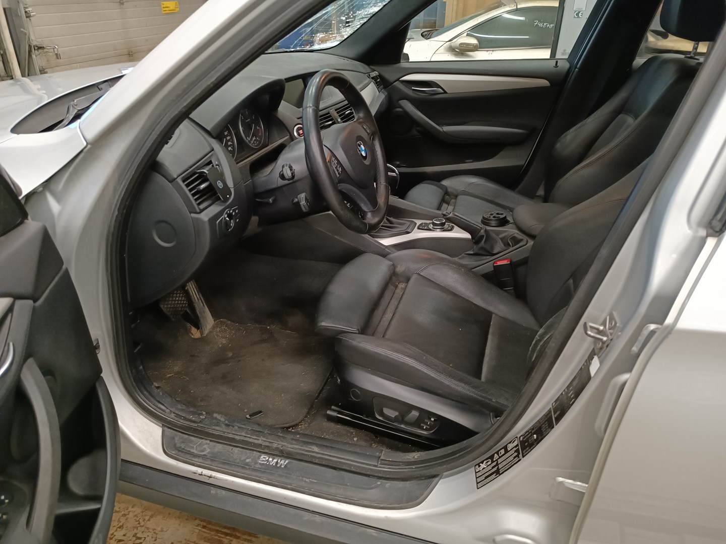 VIN: WBAVP51050VK20165 Auction: COPART FINLAND Lot: 50154821 Location: Tiistain huutokauppa VIN: WBAVP51050VK20165 BMW X1 2009 SILVER Photo 11