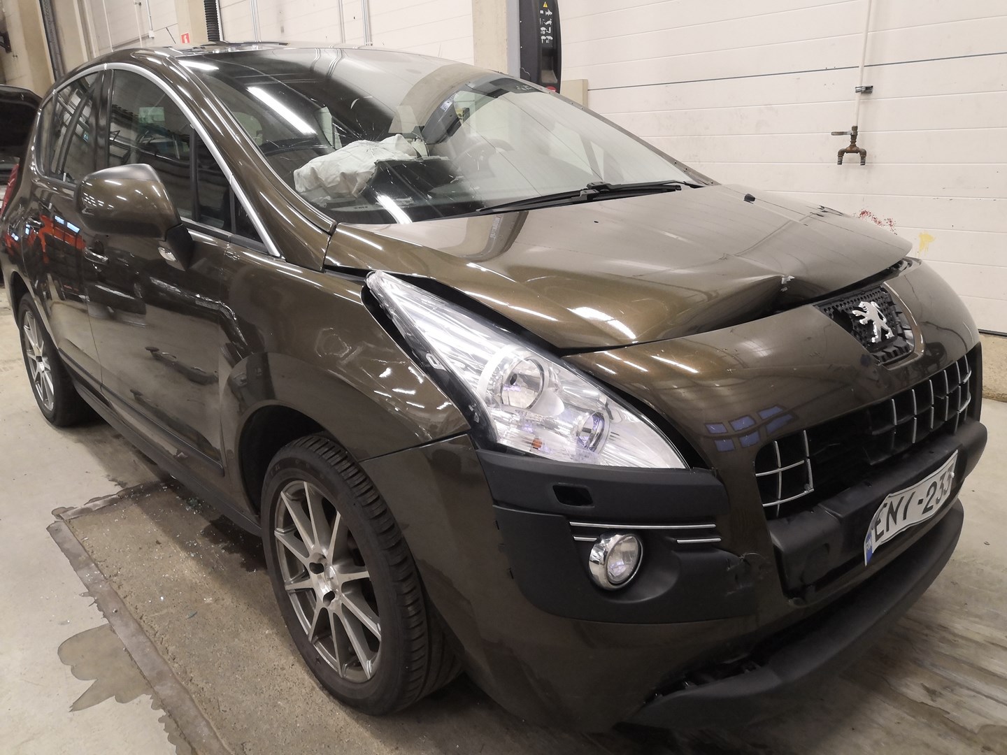 VIN: VF30U9HR8BS051287 Auction: COPART FINLAND Lot: 50123840 Location: Tiistain huutokauppa VF30U9HR8BS051287 Peugeot 3008 2012 BROWN Photo 1