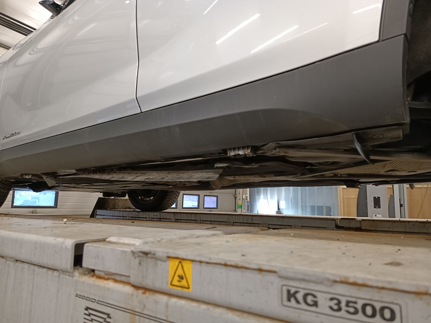VIN: WBAVP51050VK20165 Auction: COPART FINLAND Lot: 50154821 Location: Tiistain huutokauppa VIN: WBAVP51050VK20165 BMW X1 2009 SILVER Photo 18