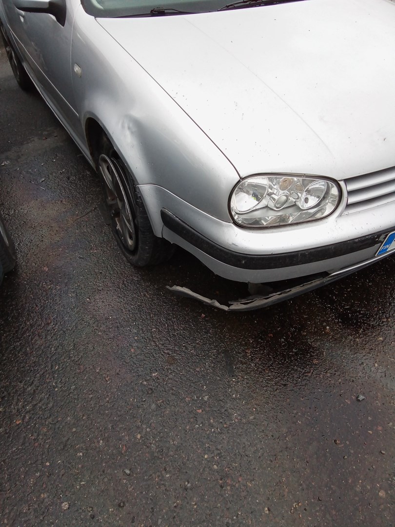 VIN: WVWZZZ1JZ2B002005 Auction: COPART FINLAND Lot: 50124246 Location: Keskiviikon huutokauppa WVWZZZ1JZ2B002005 VOLKSWAGEN Golf 2001 SILVER Photo 1
