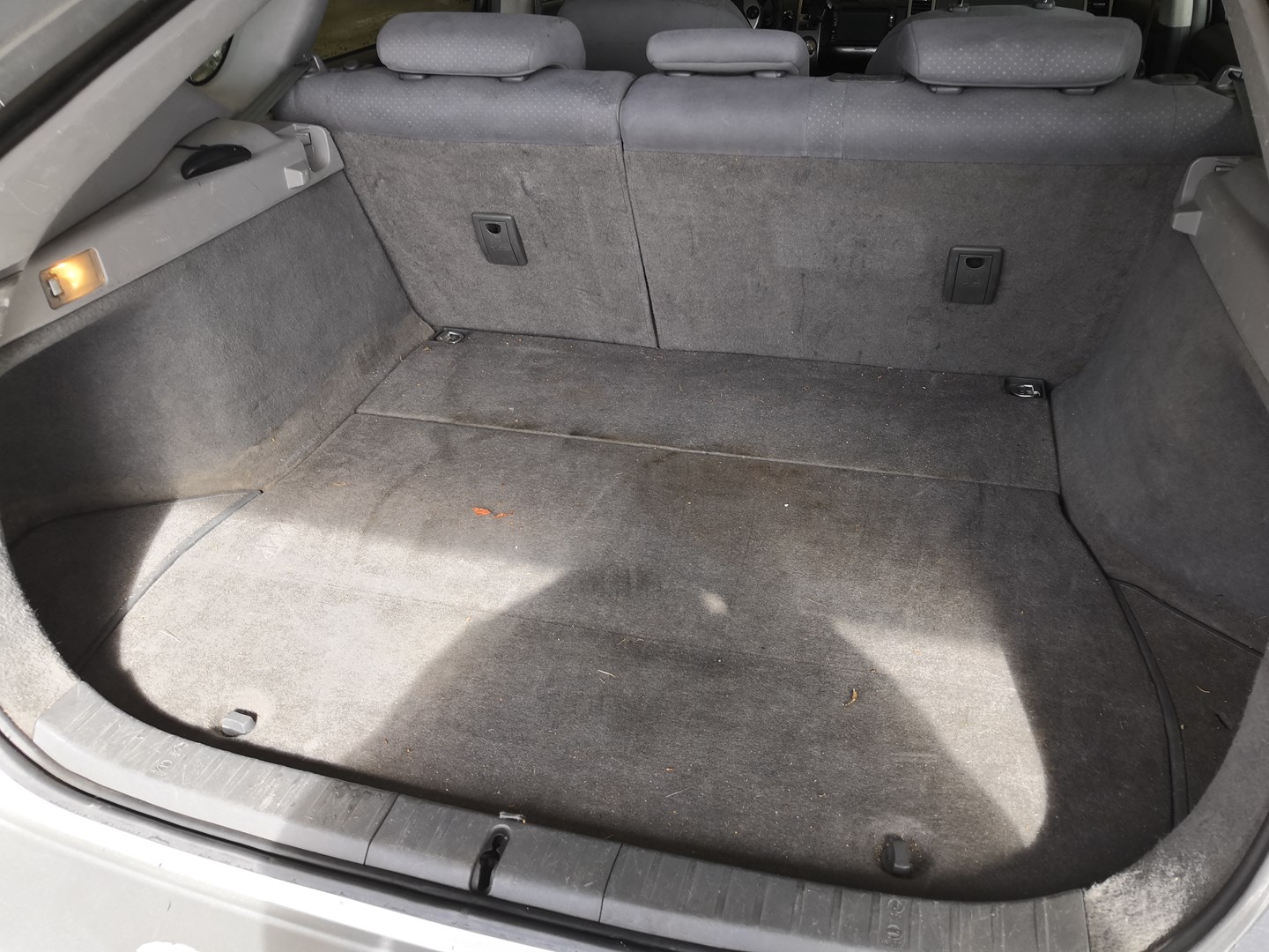 VIN: JTDKB20UX07745640 Auction: COPART FINLAND Lot: 50123543 Location: Keskiviikon huutokauppa JTDKB20UX07745640 TOYOTA Prius 2008 SILVER Photo 10