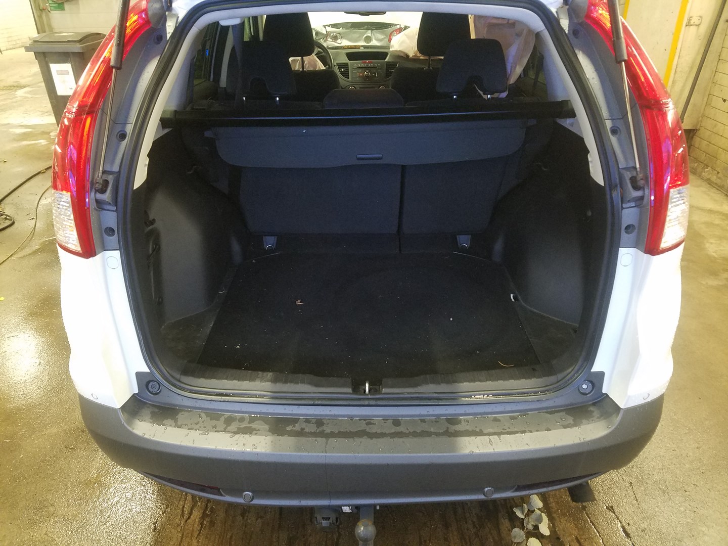 VIN: SHSRE5880EU013563 Auction: COPART FINLAND Lot: 50124642 Location: Tiistain huutokauppa SHSRE5880EU013563 HONDA CR-V 2015 WHITE Photo 10