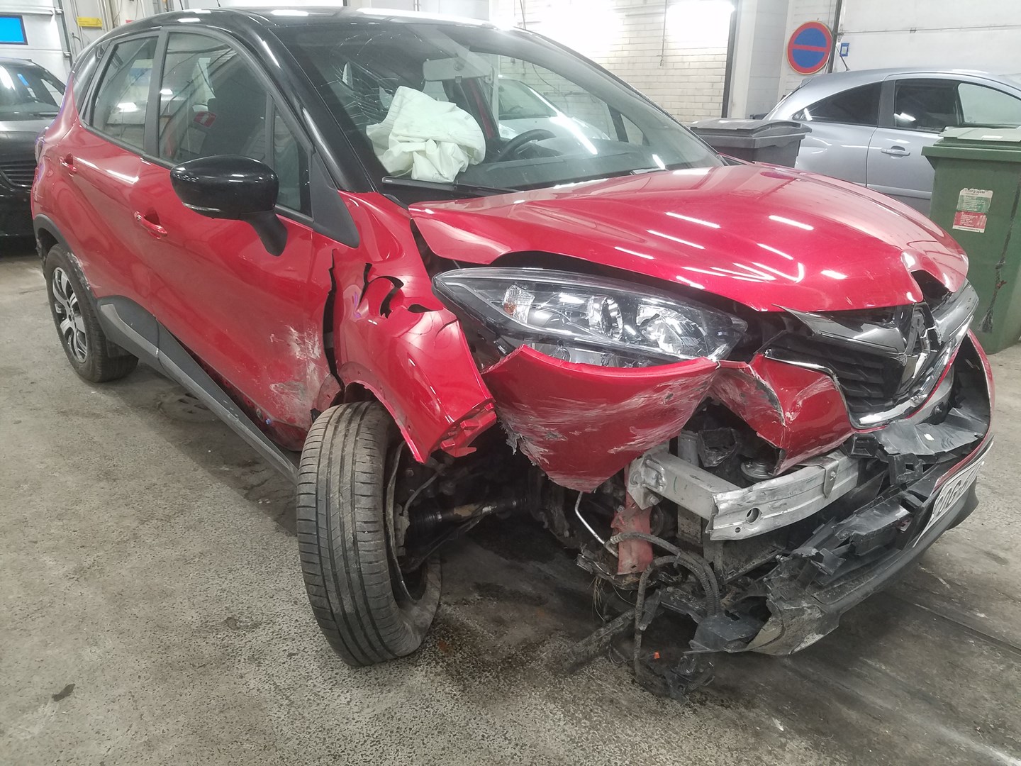 VIN: VF1R8700964017131 Auction: COPART FINLAND Lot: 50124433 Location: Tiistain huutokauppa VF1R8700964017131 RENAULT Captur 2019 RED Photo 1