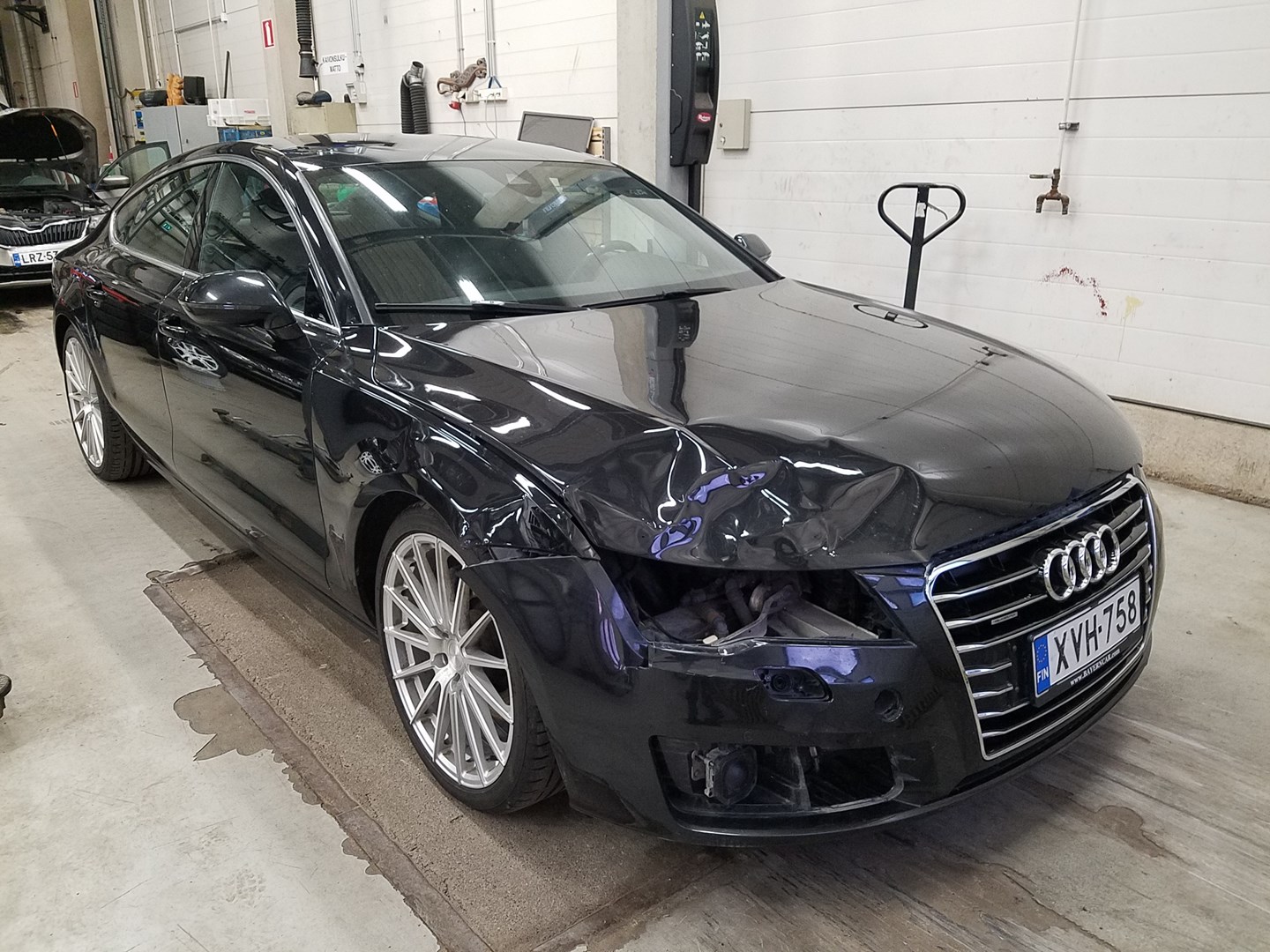 VIN: WAUZZZ4GXBN020560 Auction: COPART FINLAND Lot: 50123001 Location: Tiistain huutokauppa WAUZZZ4GXBN020560 AUDI A7 2011 BLACK Photo 2