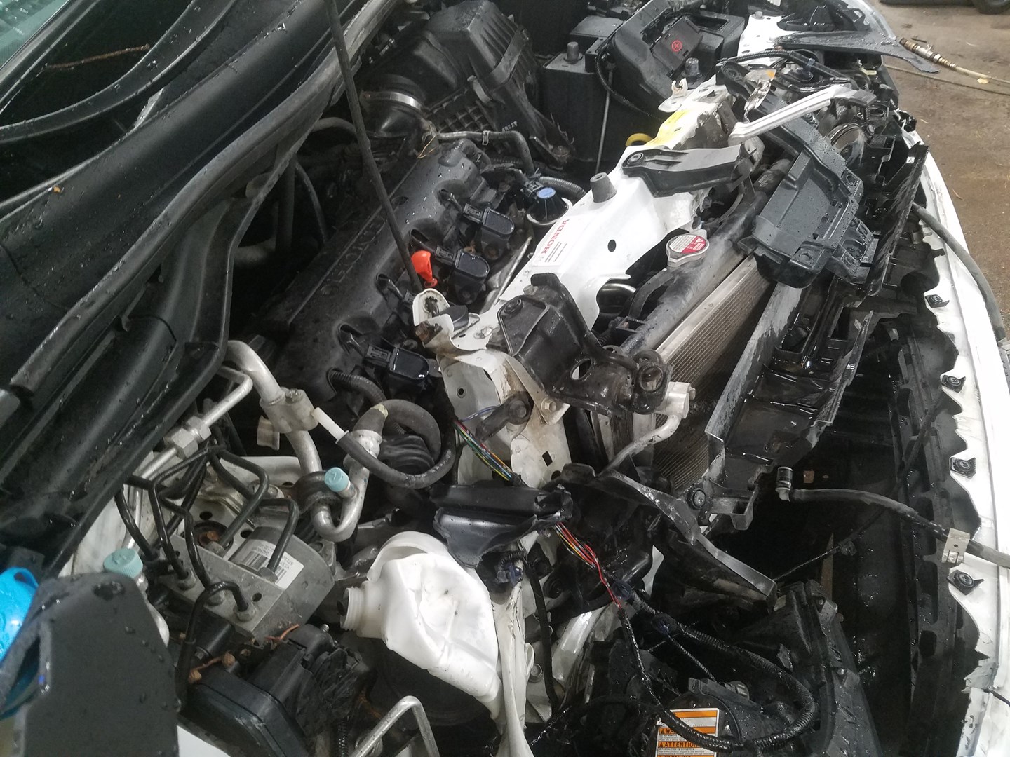 VIN: SHSRE5880EU013563 Auction: COPART FINLAND Lot: 50124642 Location: Tiistain huutokauppa SHSRE5880EU013563 HONDA CR-V 2015 WHITE Photo 14
