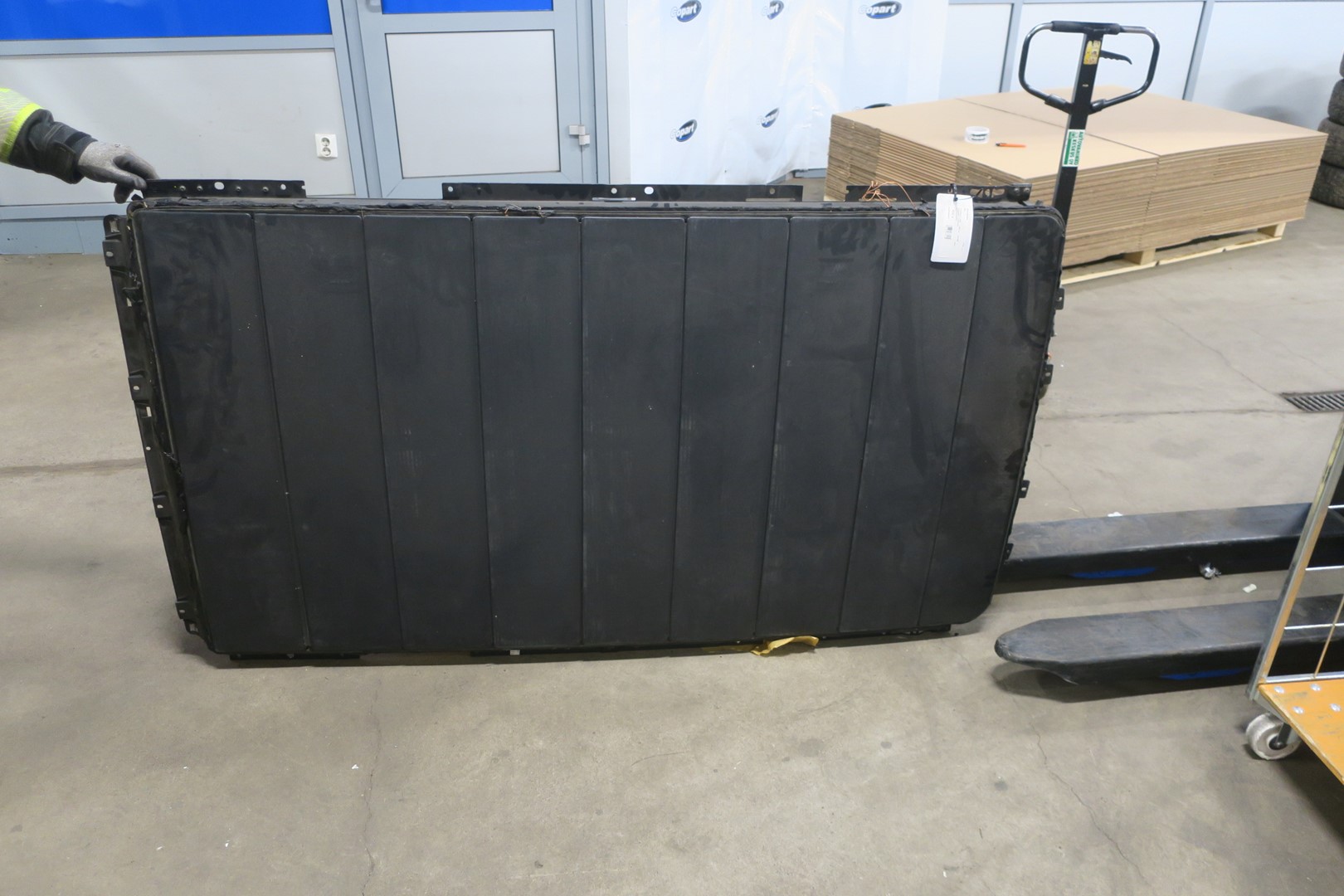 app.lotImage.altText