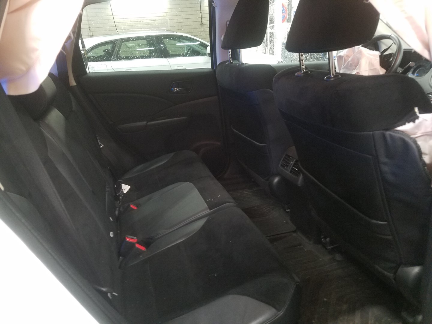 VIN: SHSRE5880EU013563 Auction: COPART FINLAND Lot: 50124642 Location: Tiistain huutokauppa SHSRE5880EU013563 HONDA CR-V 2015 WHITE Photo 6