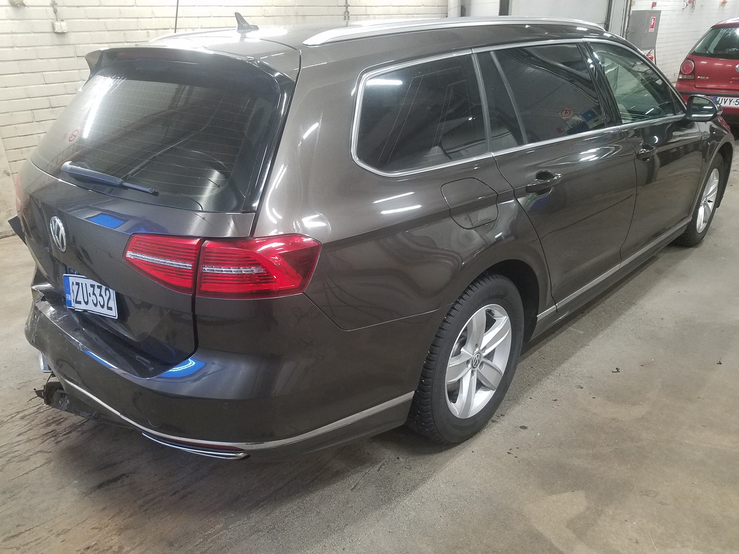 VIN: WVWZZZ3CZHE100167 Auction: COPART FINLAND Lot: 50123470 Location: Tiistain huutokauppa WVWZZZ3CZHE100167 VOLKSWAGEN Passat 2016 BROWN Photo 4
