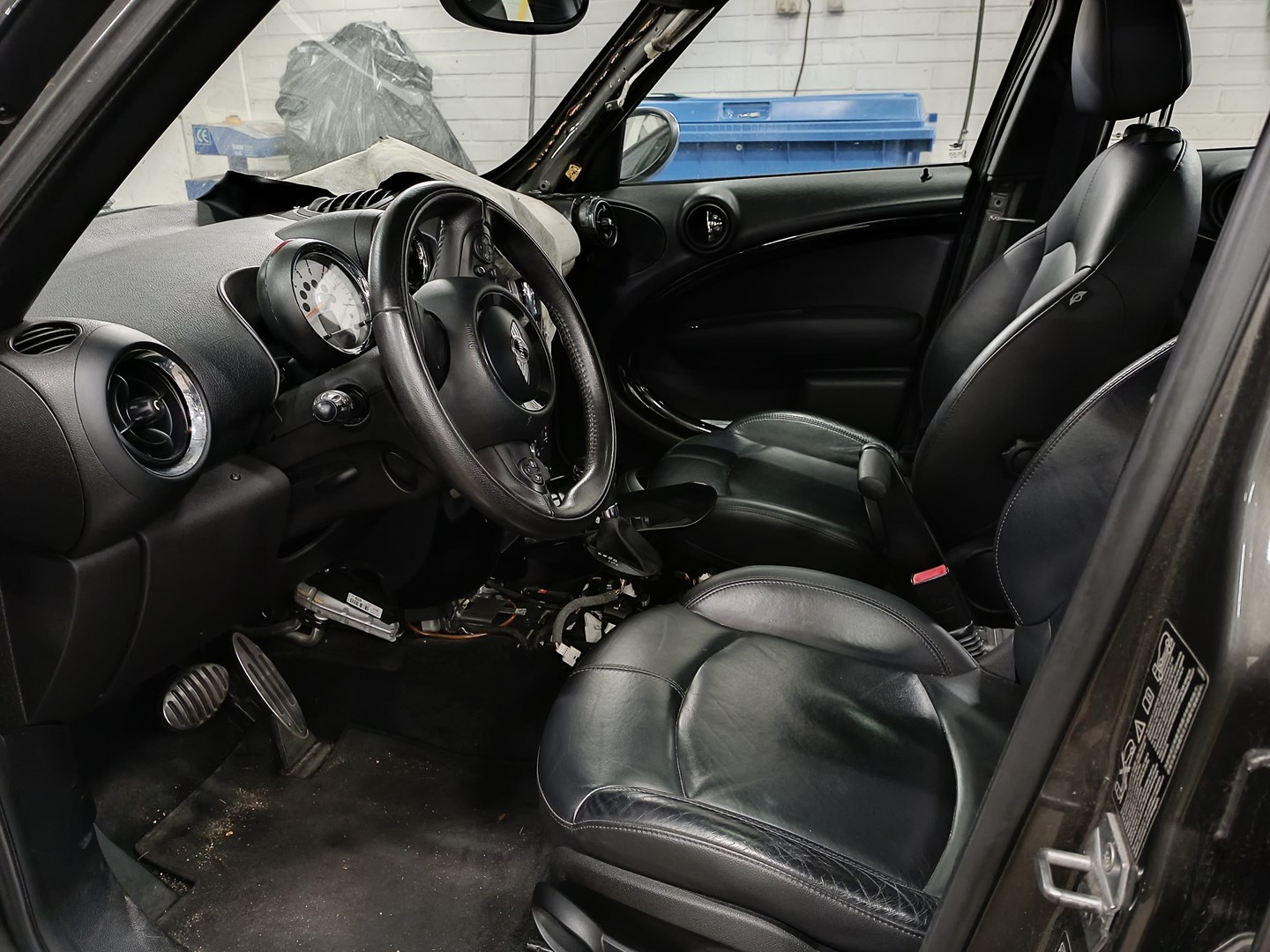 VIN: WMWZD71010WM49393 Auction: COPART FINLAND Lot: 50232141 Location: Perjantain huutokauppa WMWZD71010WM49393 MINI Cooper 2013 GRAY Photo 11