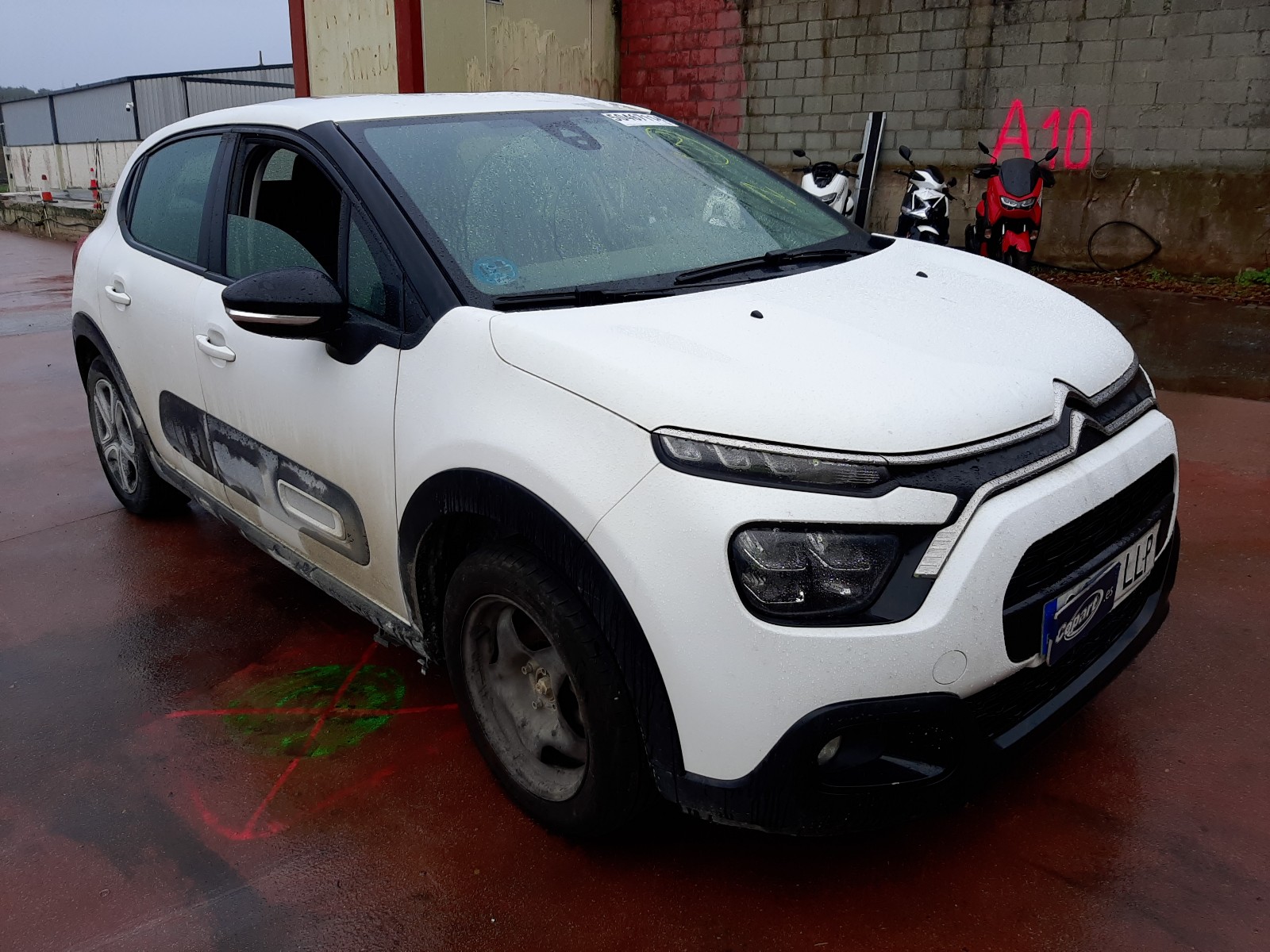vehicle photo