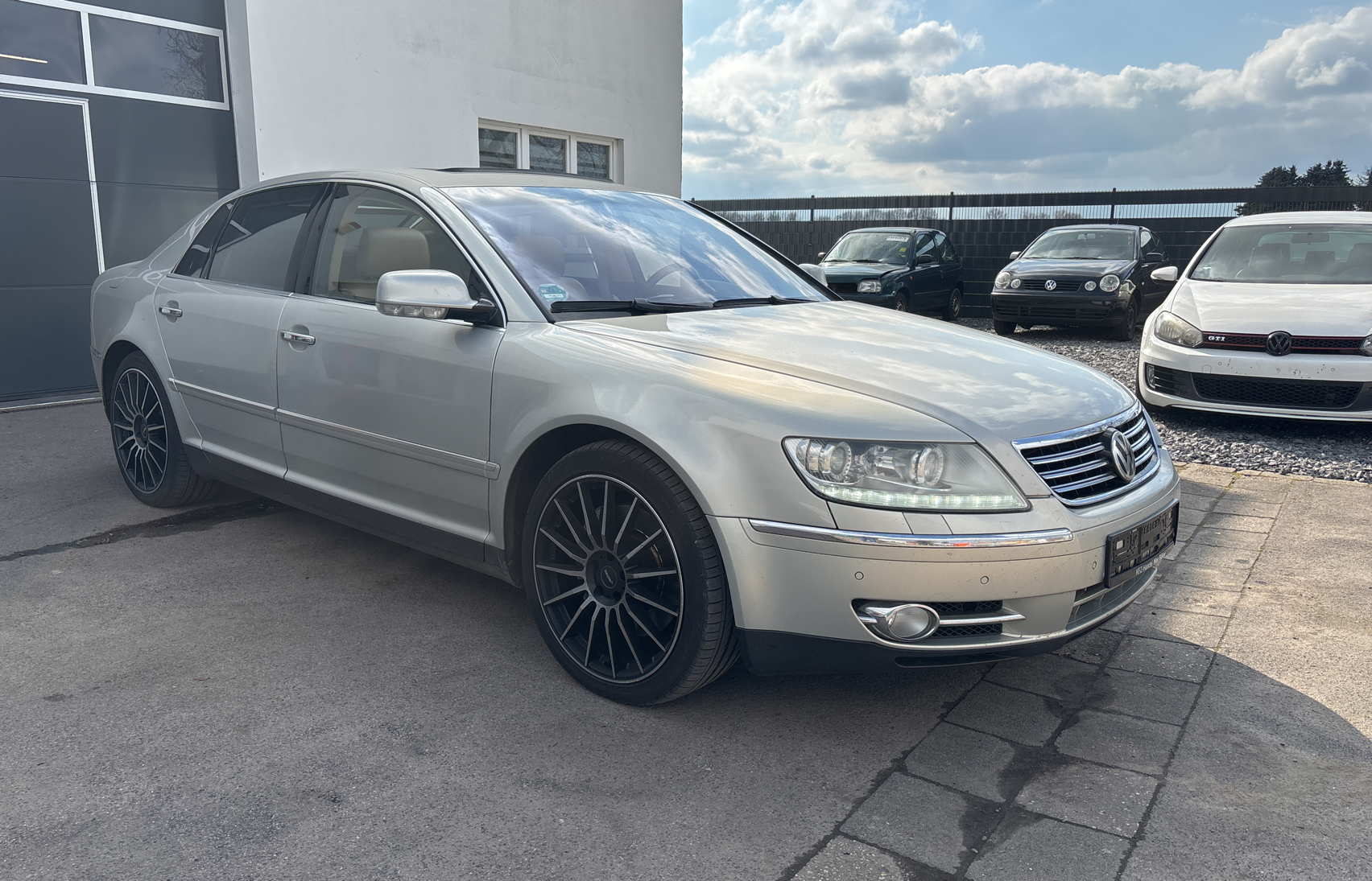 WVWZZZ3DZ98100370 Volkswagen Phaeton Photo 1