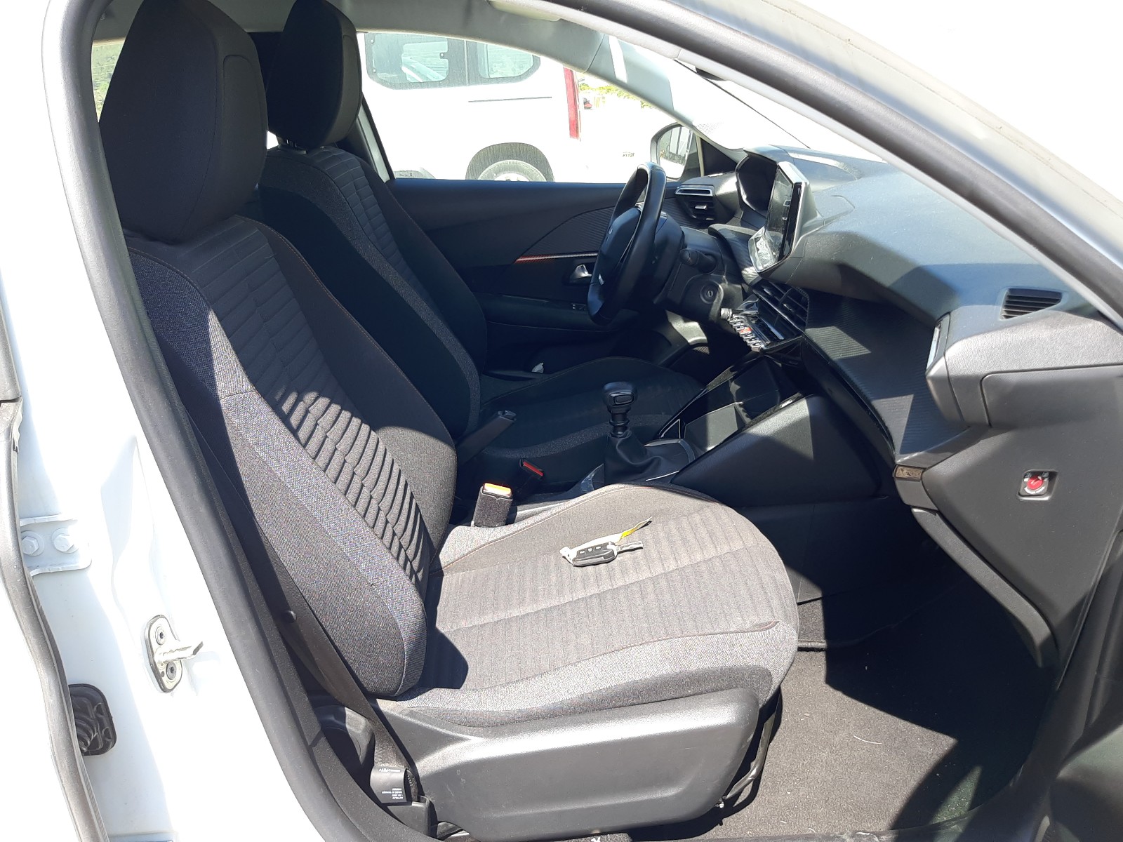 Peugeot 208 2022 VR3UBYHTKN5813460 Photo 5