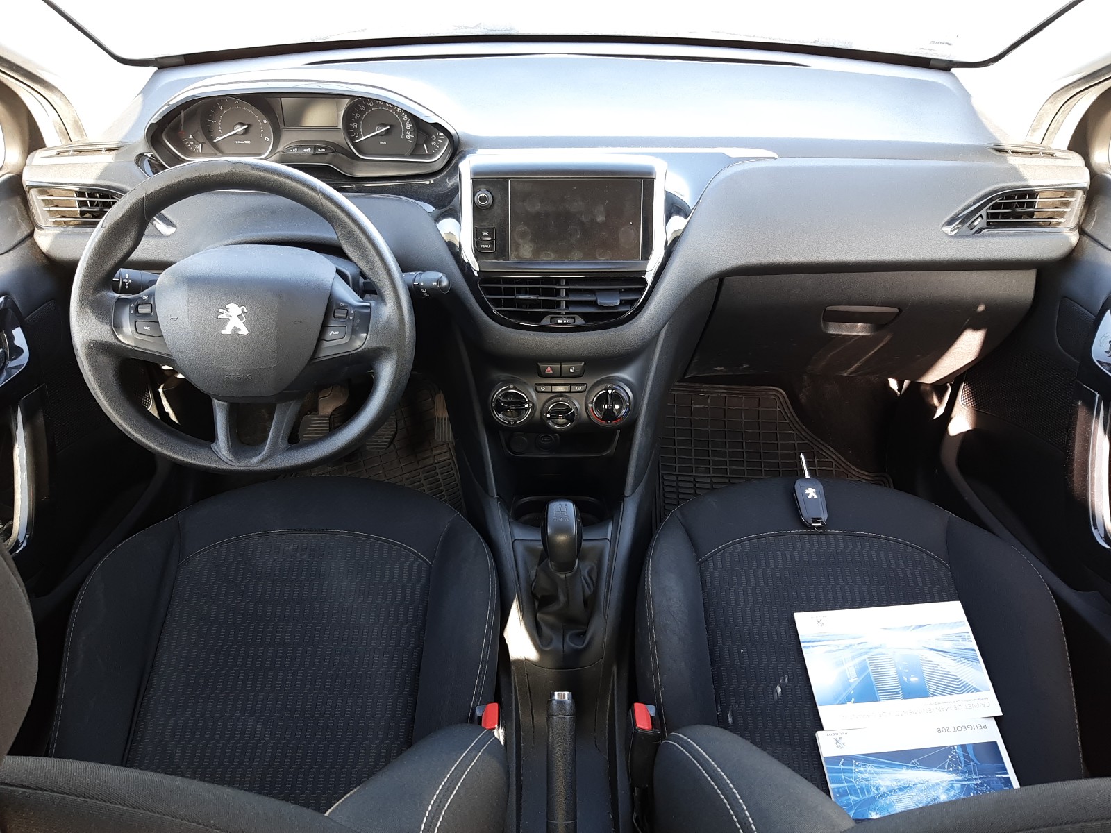 Peugeot 208 2019 VF3CCYHYPKT008325 Photo 9