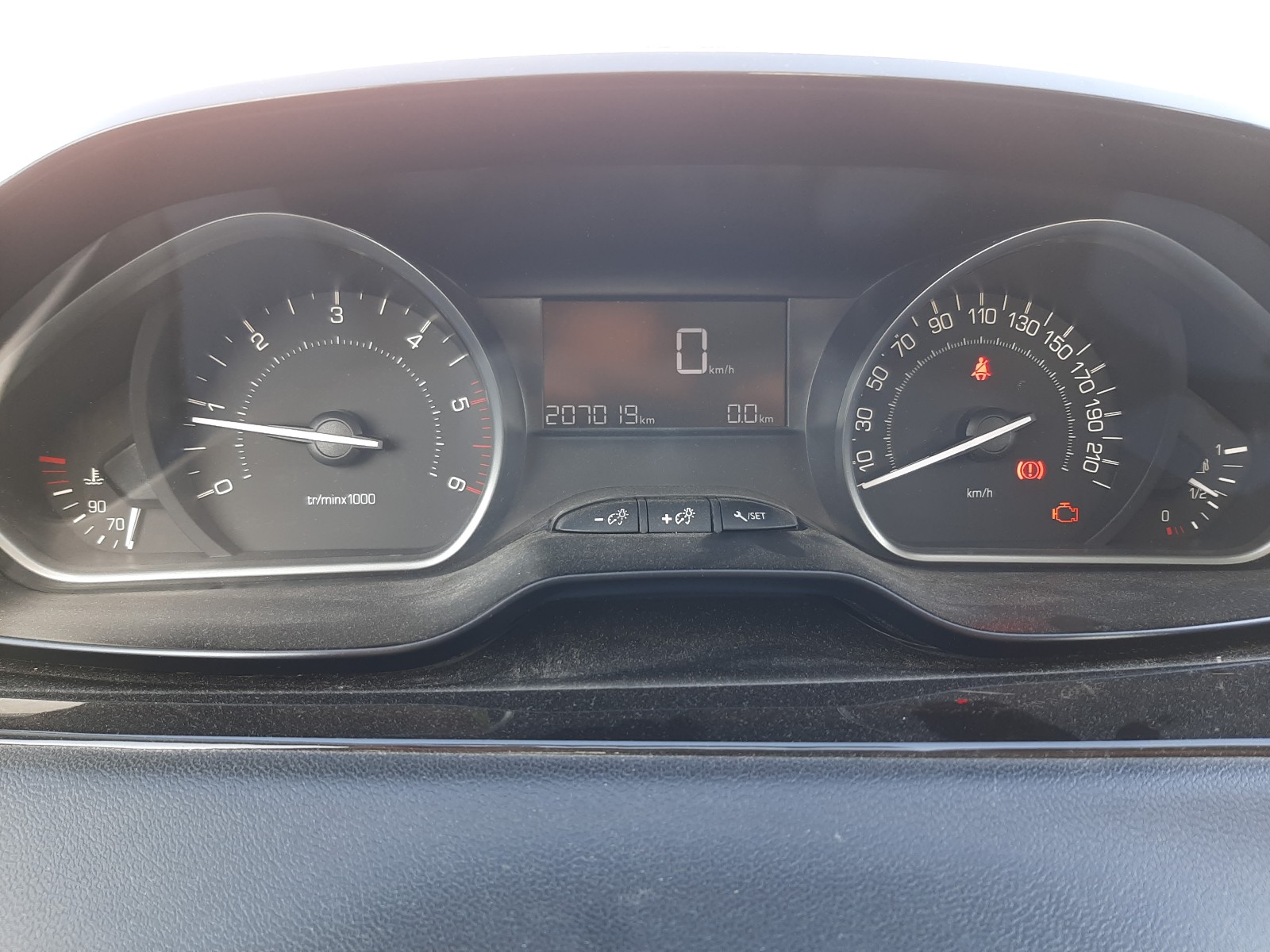 Peugeot 208 2019 VF3CCYHYPKT008325 Photo 8