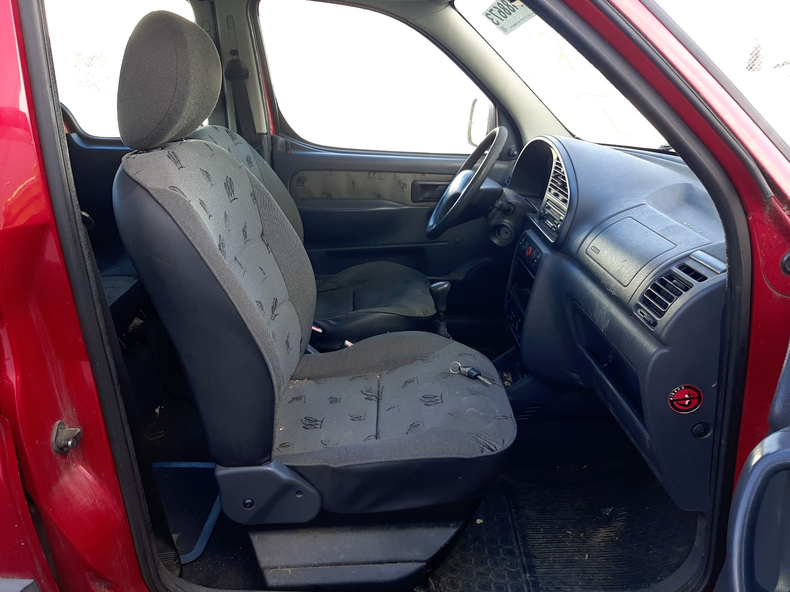 Peugeot Partner 2001 VF35FRHYE60387987 Photo 5